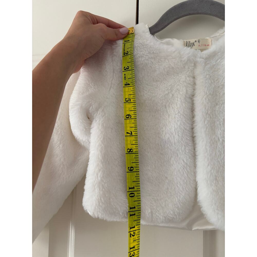 Girls White Faux Fur Bolero Shrug Jacket Formal Wedding Party Size 6 116cm Coat - Picture 8 of 10